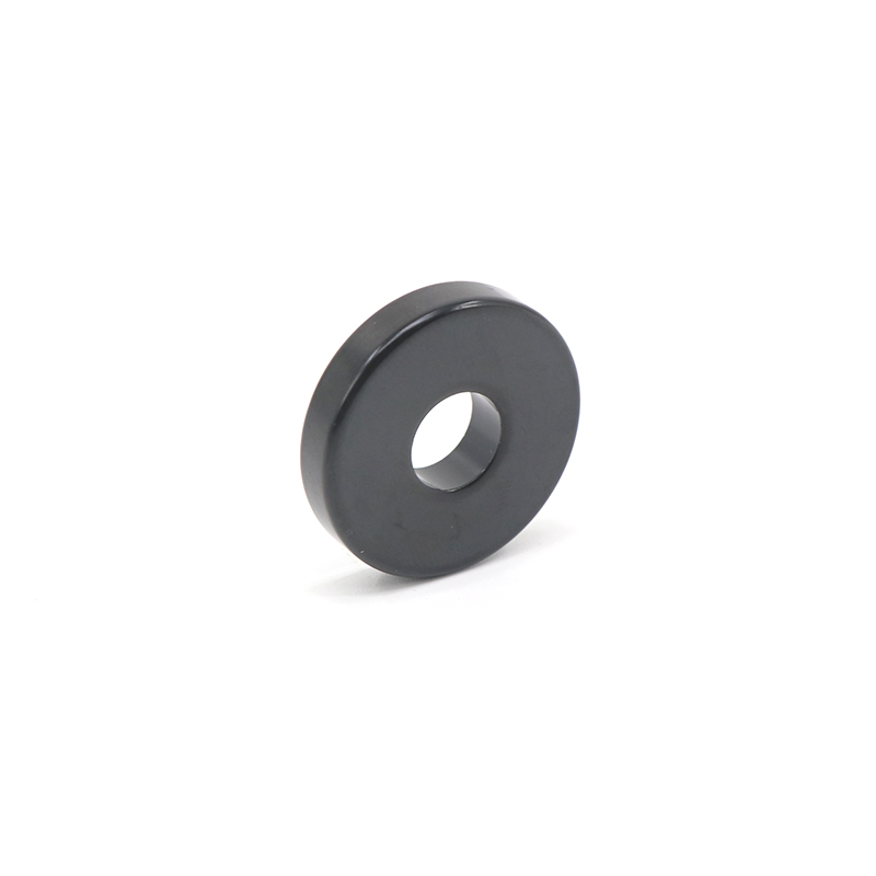 NDFEB RING MAGNET D15XD5X3MM mali, ali moćan 3