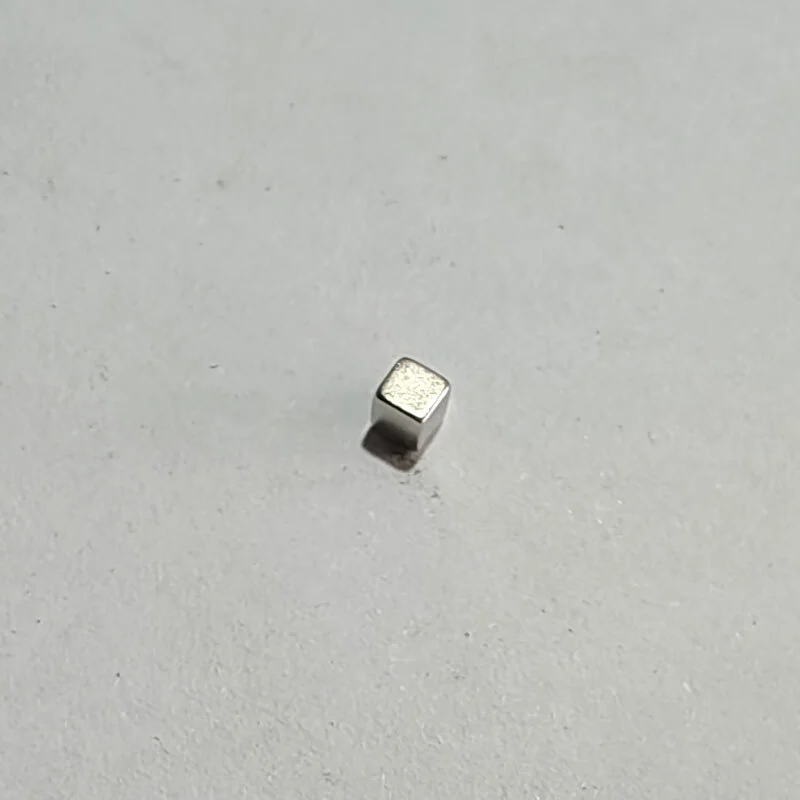 3x3x3mm n33 petit aimant néodyme en gros sm-03152010 1