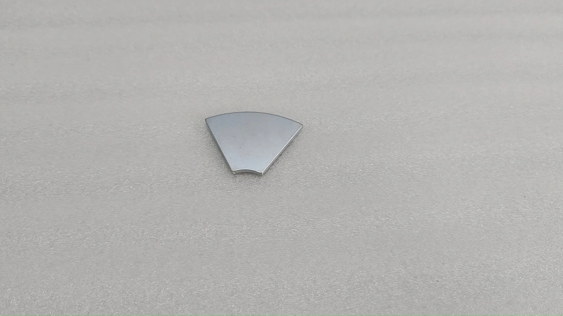 Magnet neodim în formă de evantai SM-03152024 40x11x2x60 cu grad N52H 1