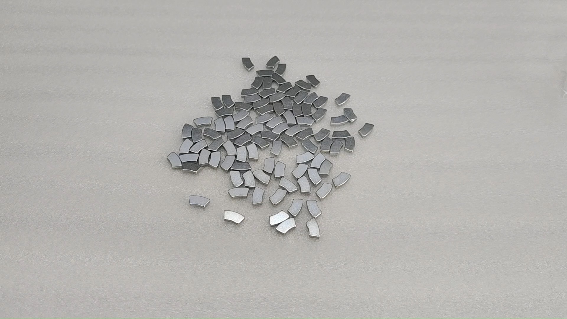 SM-03152029  Small fan-shaped Neodymium Magnet with Zn Coating 1