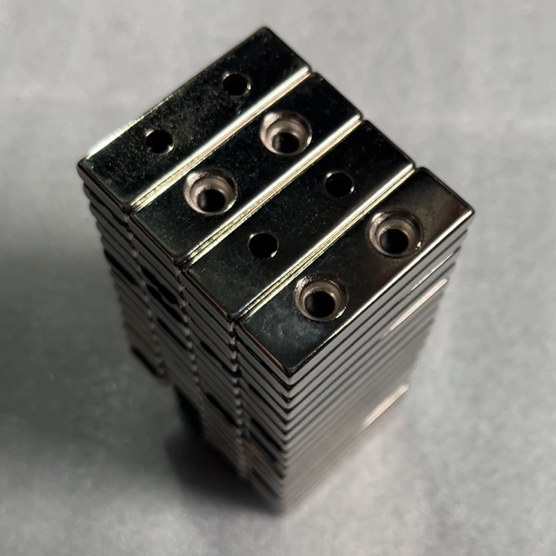 SM-03152034 Kraftig rektangulær neodym Ndfeb forsænket magnet belagt med NiCuNi 3