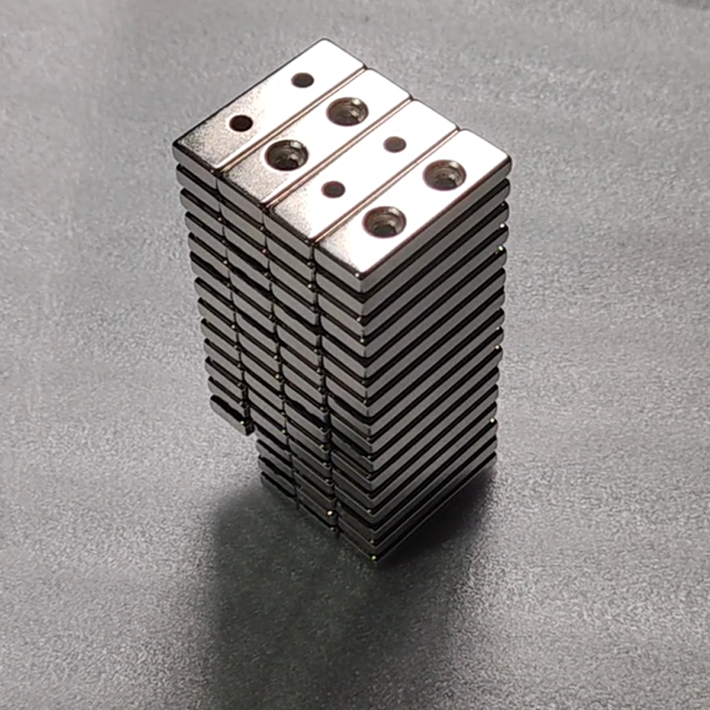 SM-03152034 Kraftig rektangulær neodym Ndfeb forsænket magnet belagt med NiCuNi 4