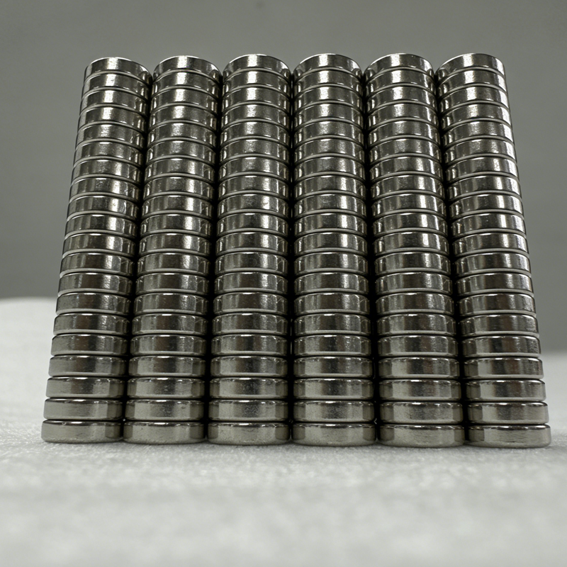 SM-03152037  Disc Neodymium Magnet with high grade N35-N52 4