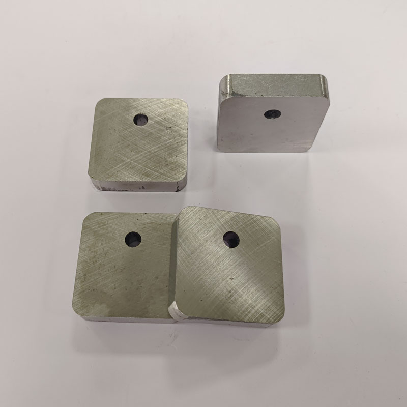 SM-047898 Sintered AlNiCo Square Block Magnets 59×59×15mm with Φ9mm Mounting Hole 5
