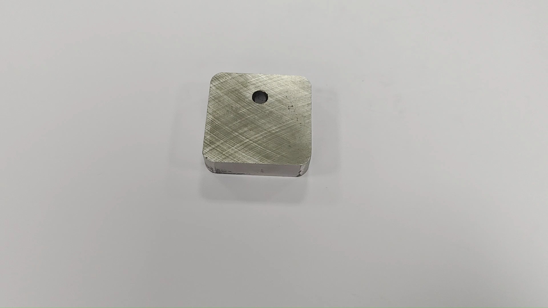 SM-047898 Sintered AlNiCo Square Block Magnets 59×59×15mm with Φ9mm Mounting Hole 1