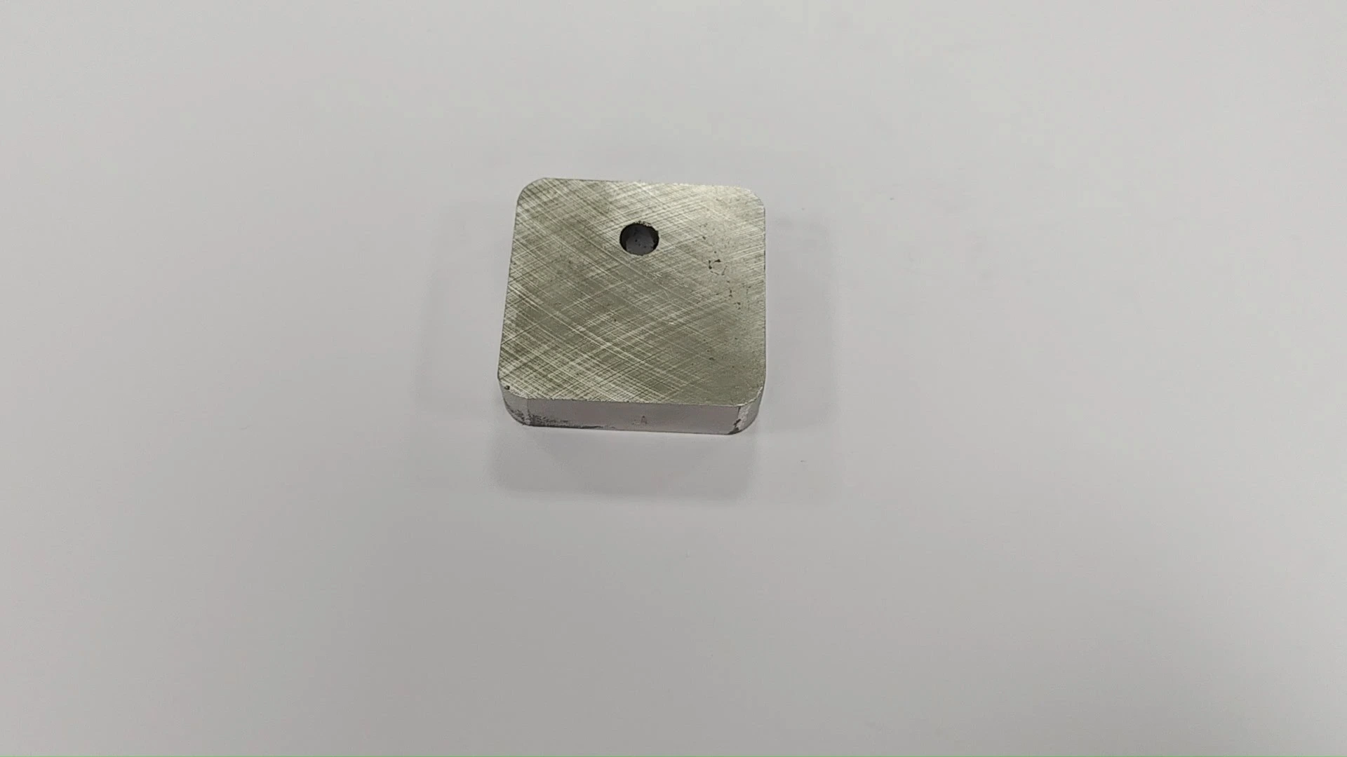 SM-047898 Sintered AlNiCo Square Block Magnets 59×59×15mm with Φ9mm Mounting Hole 1