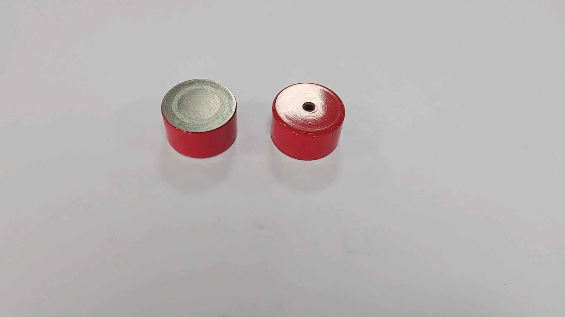 SM-0478101 Red-Painted AlNiCo Cylinder Magnets D45×25mm with Mounting Hole, High-Temperature Permanent Magnets for Education & Industrial Applications 1
