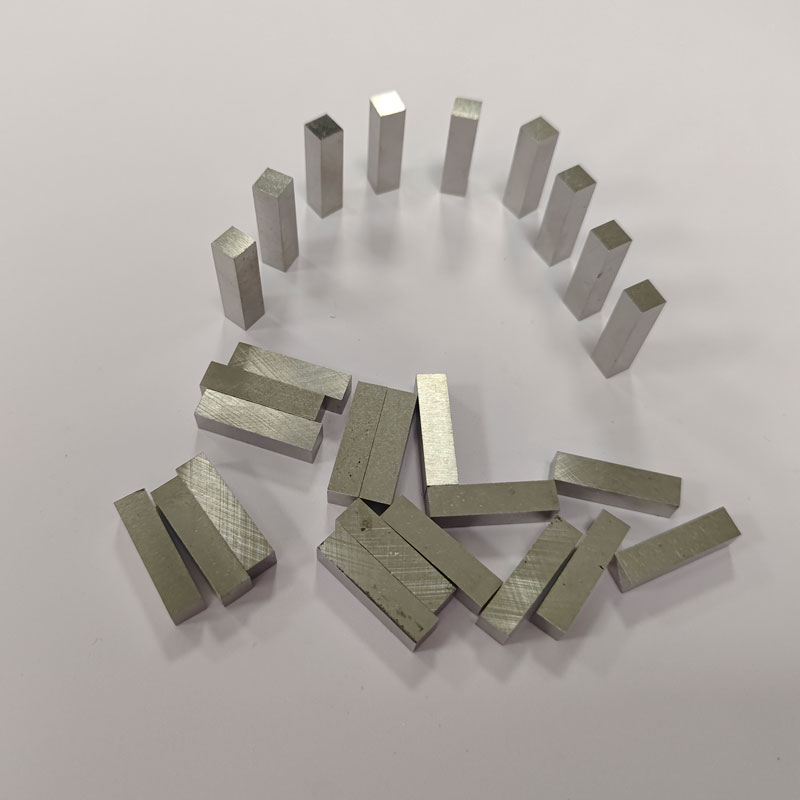 SM-0478103 Sintered AlNiCo Short Block Magnets 6.35×6.35×25.4mm 2
