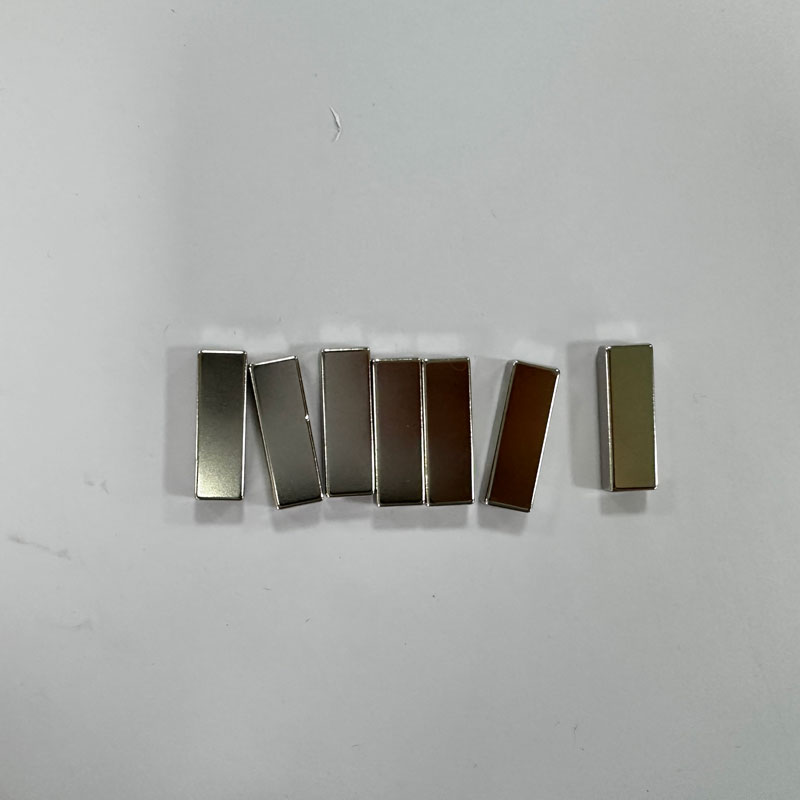 آهنربای بلوکی نئودیمیوم درجه N50 با ابعاد 30x10x5 میلی‌متر، روکش NiCuNi، آهنربای NdFeB با عناصر کمیاب خاکی قوی 3
