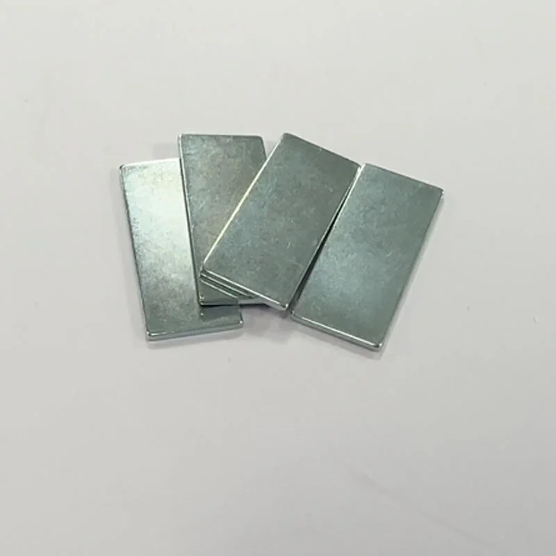 SM-03152050 Neodymblockmagnet av kvalitet N38H 39,5 x 17 x 1,75 mm, zinkbelagd NdFeB-magnet av sällsynta jordartsmetaller 1