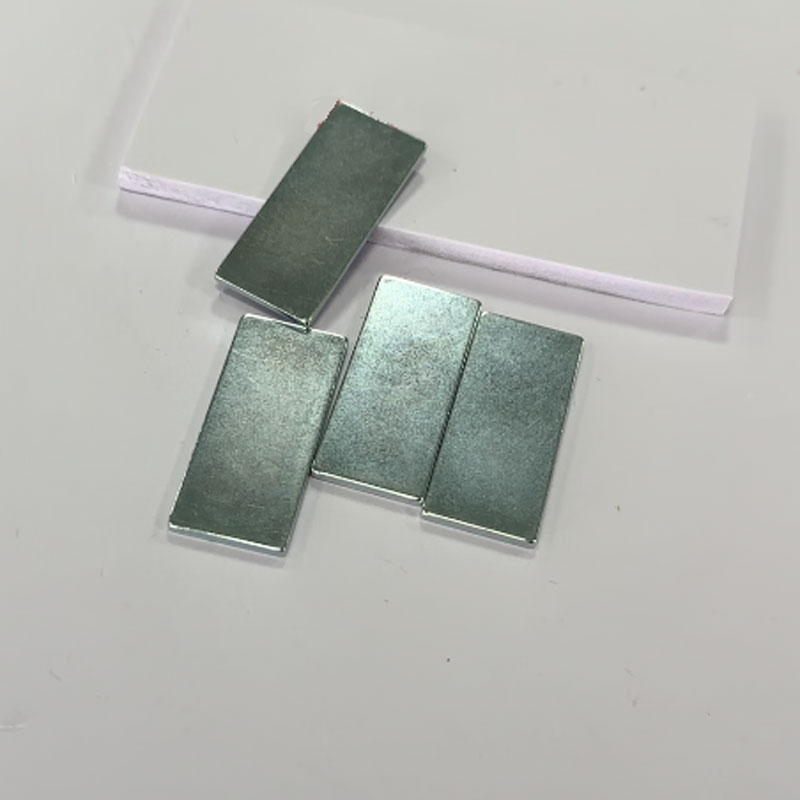SM-03152050 N38H-kvalitets neodym-blokmagnet 39,5 x 17 x 1,75 mm, zinkbelagt NdFeB sjældne jordarters magnet 2