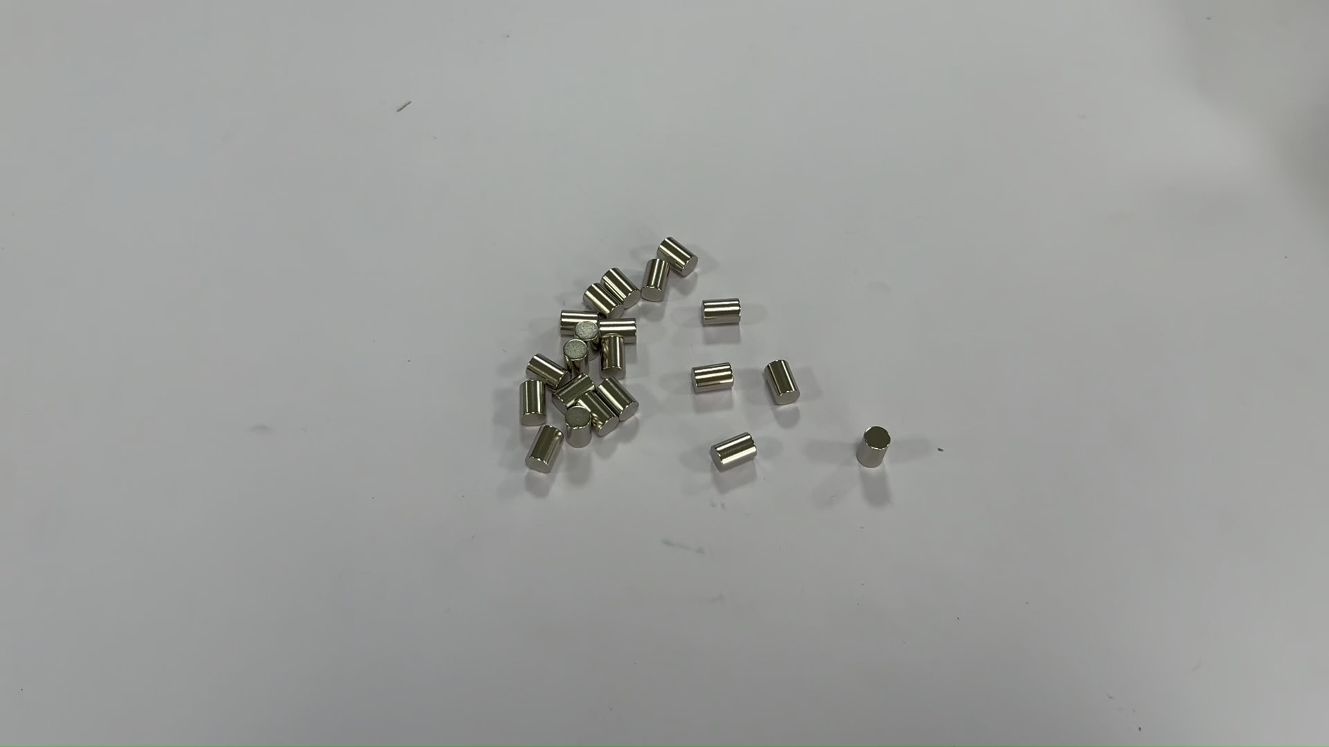 SM-03152051 N35 неодимијумски цилиндрични магнет D8x12mm, NiCuNi обложени јаки реткоземни NdFeB магнет за моторе, сензоре, „уради сам“ пројекте и индустријске примене 1