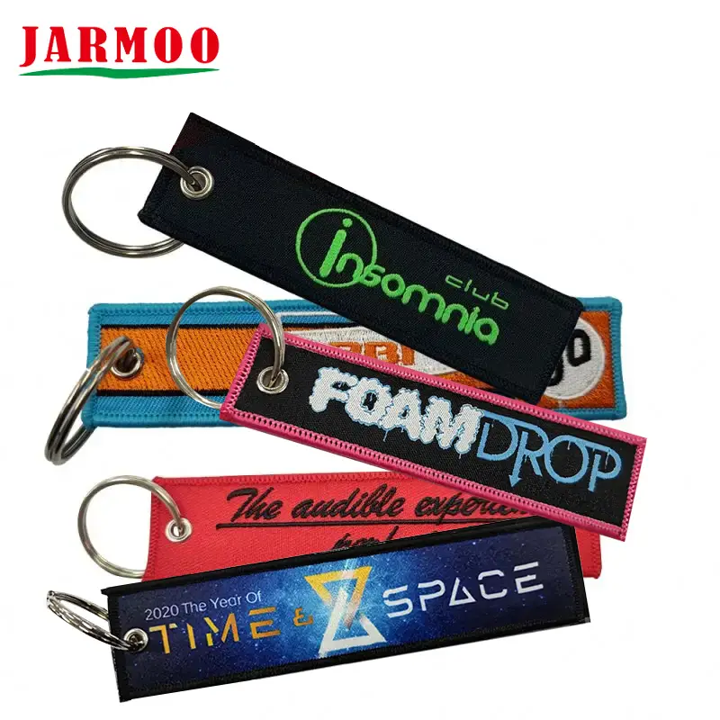 Chaveiros com remendo de bordado personalizado com logotipo da marca 1