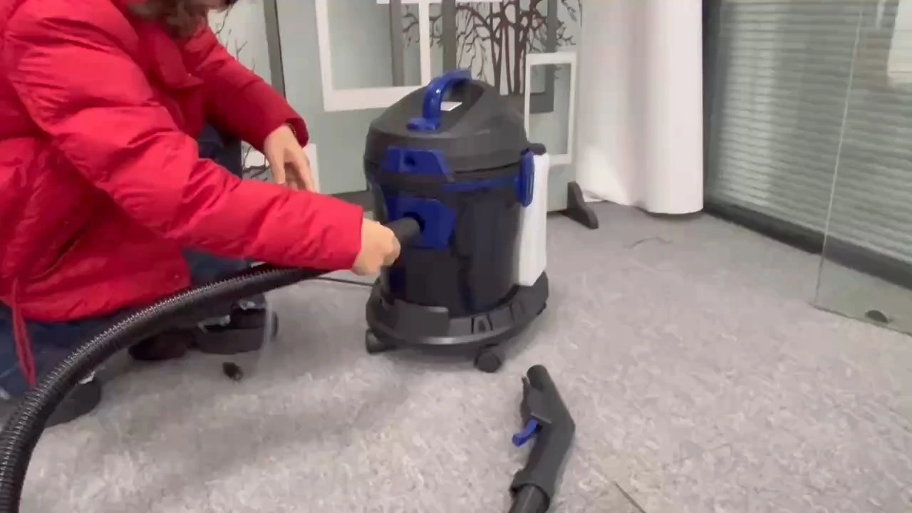 Aspirateur eau et poussière avec lavage de tapis 1