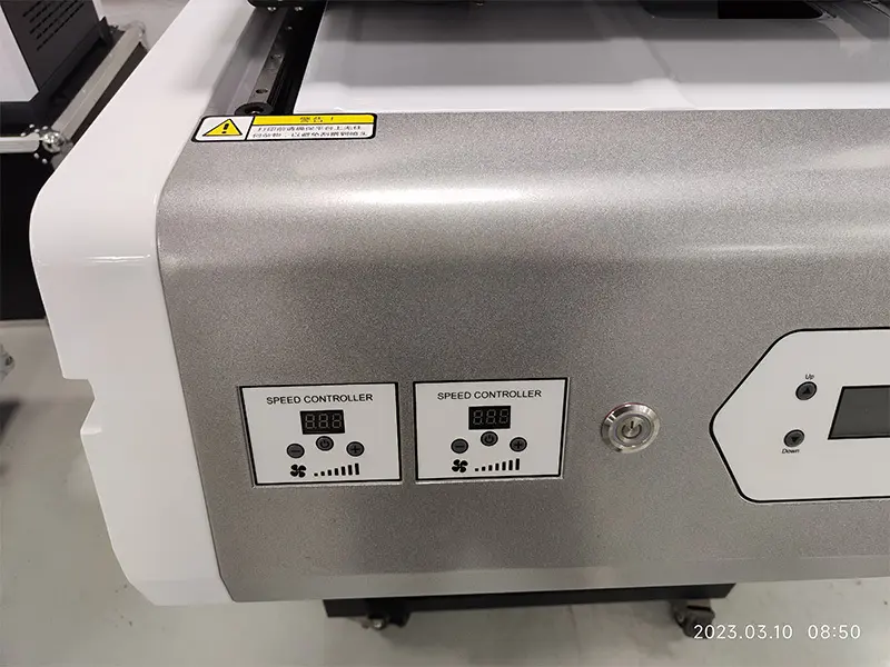 Uv Flatbed Printing Machine by PRINTINGPLUS 11