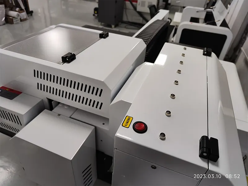 Uv Flatbed Printing Machine by PRINTINGPLUS 10