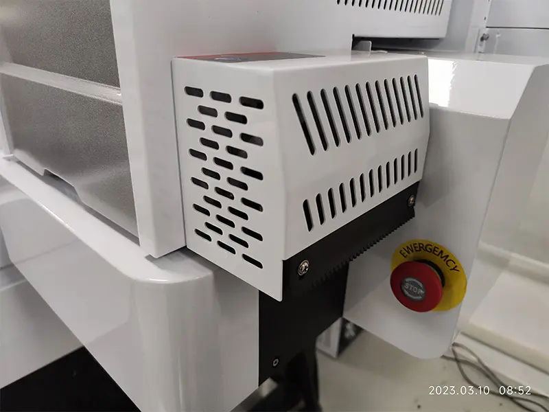 Uv Flatbed Printing Machine by PRINTINGPLUS 7