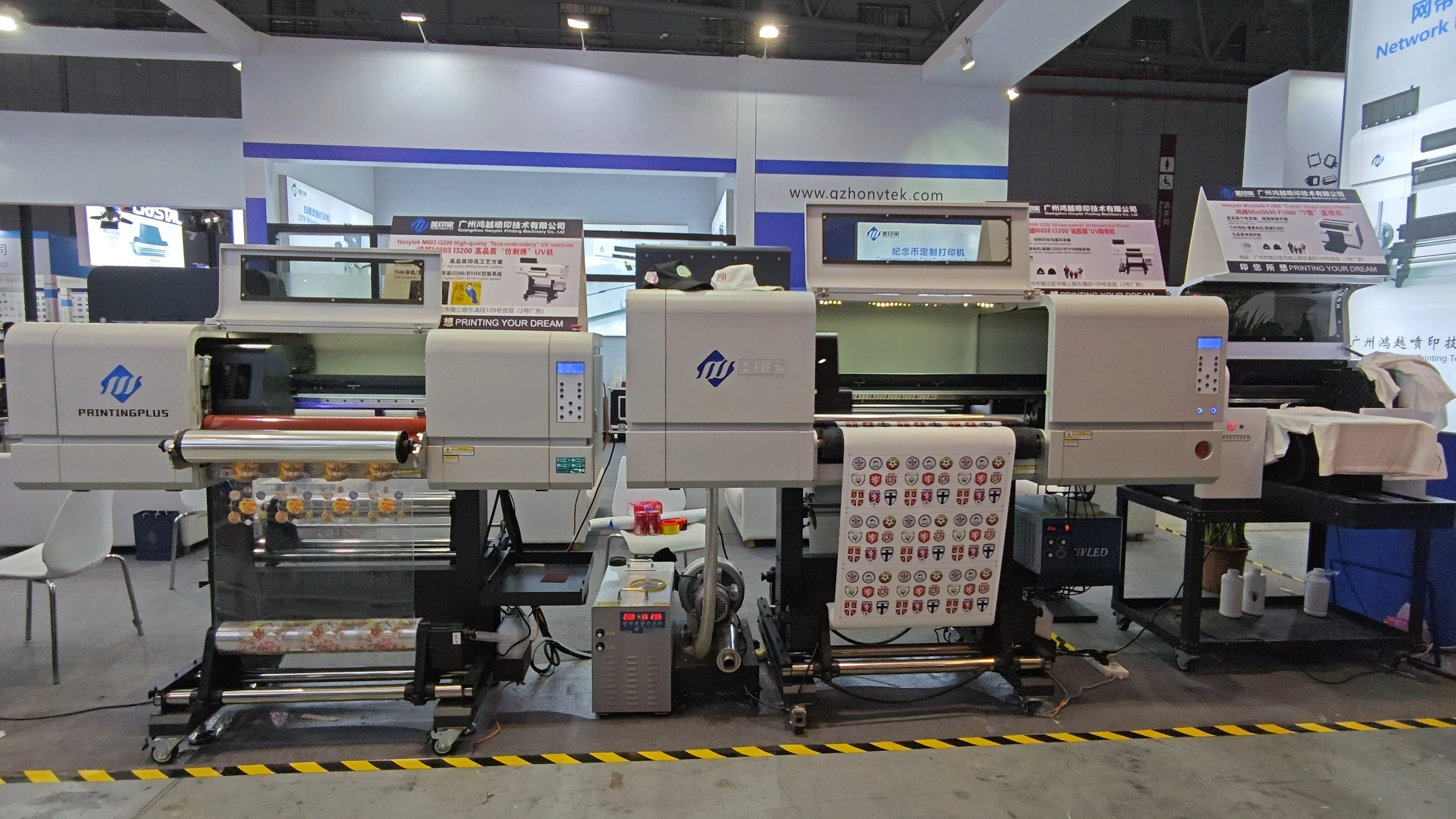 A roll printer suitable for textiles that can produce 3D effects 1