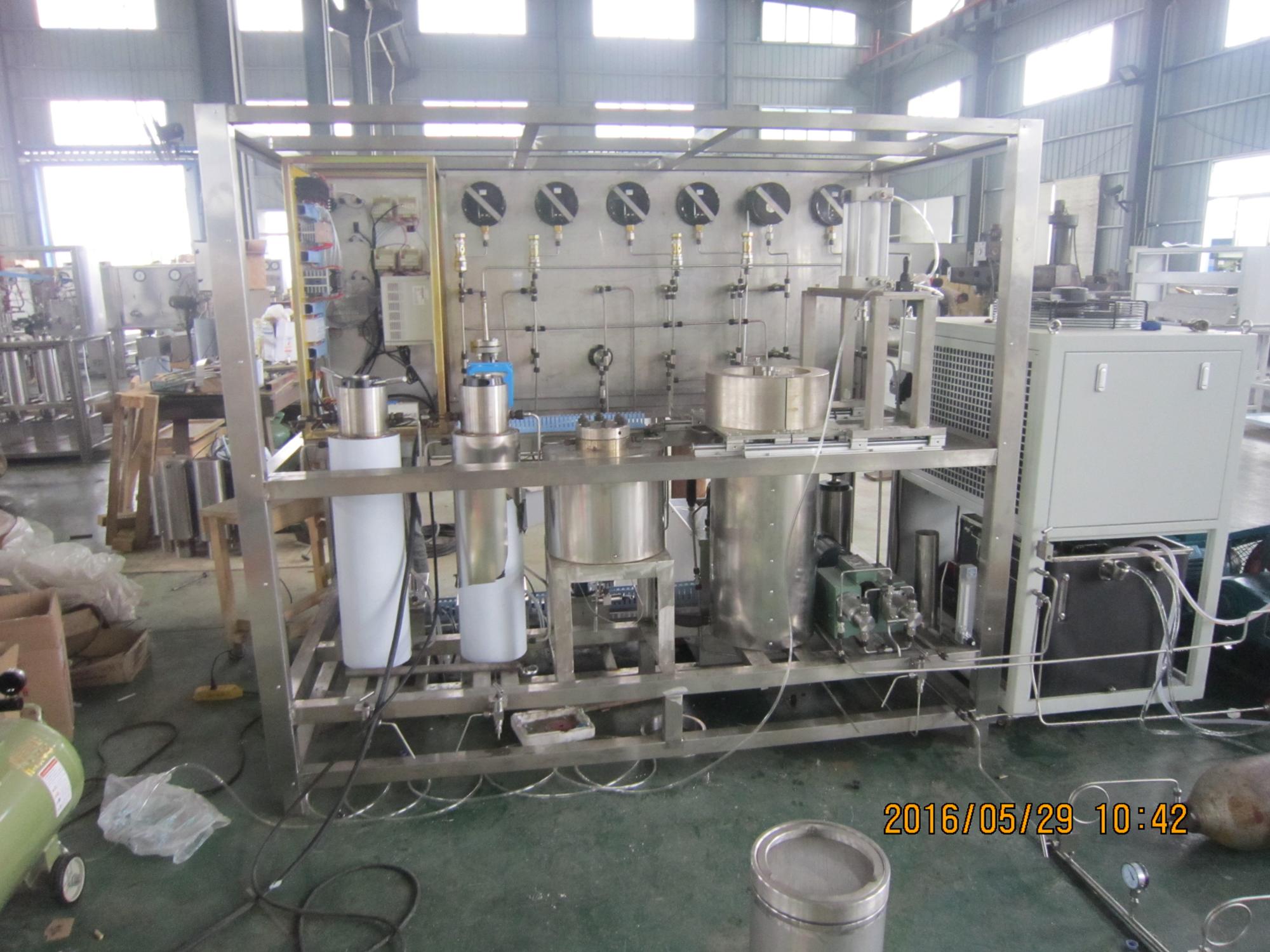 New Type Co2 supercritical extraction machine for CBD Oil extraction machine 16