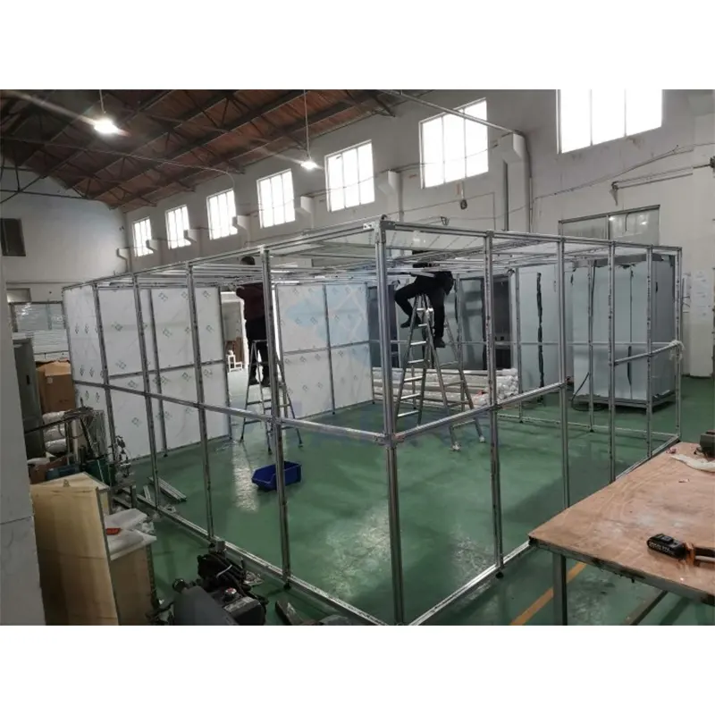 Installation d'une cabine propre modulaire de classe 100 en atelier 1