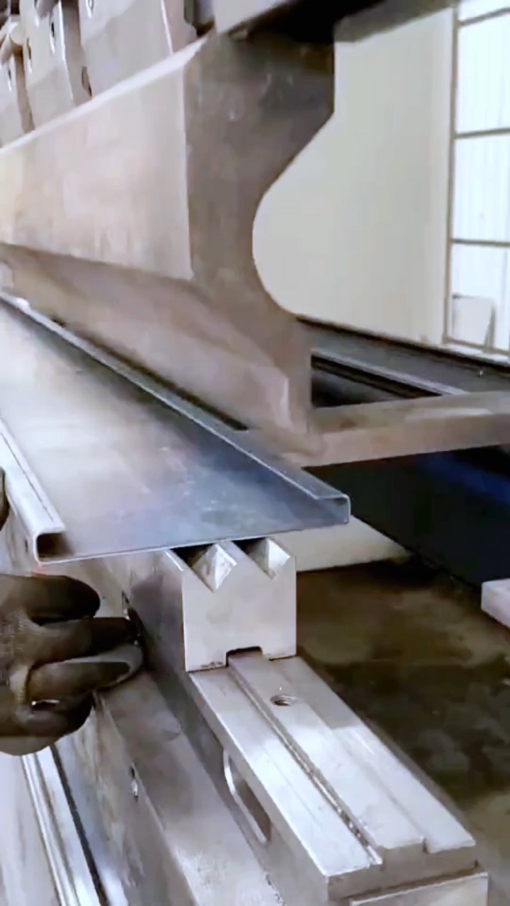 OEM Industrial Sheet Metal Fabrication Stamping Bending Laser Service Sheet Metal Working 1