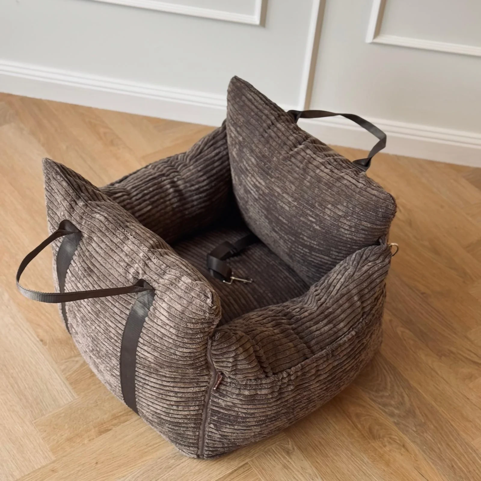 3 in 1 Soft Dog Car Bed for Travel and Home Portable and Safety Dog Car Seat for Medium Sized Dogs 1