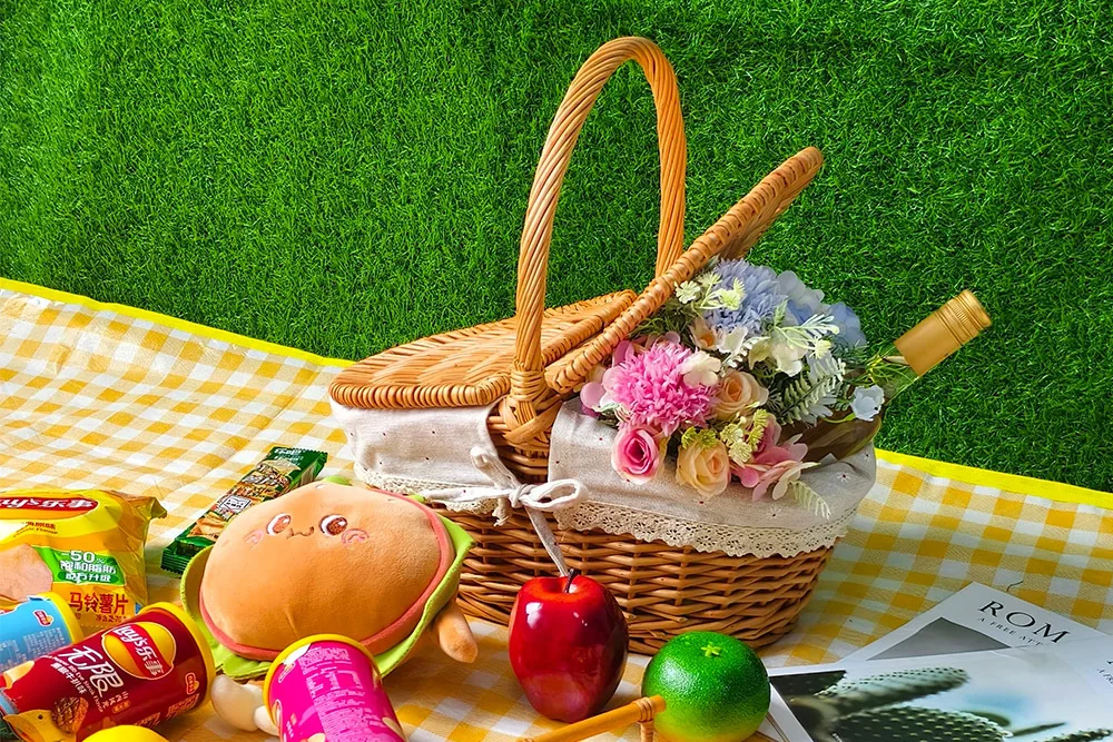 Oval shape Willow Picnic Basket with a butterfly cover Customizable-Basket Gem 1
