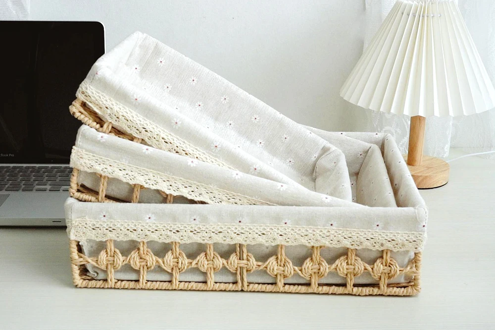 Straw storage basket  floral border lining        basket body with Chinese knot hollow design       iron frame 1