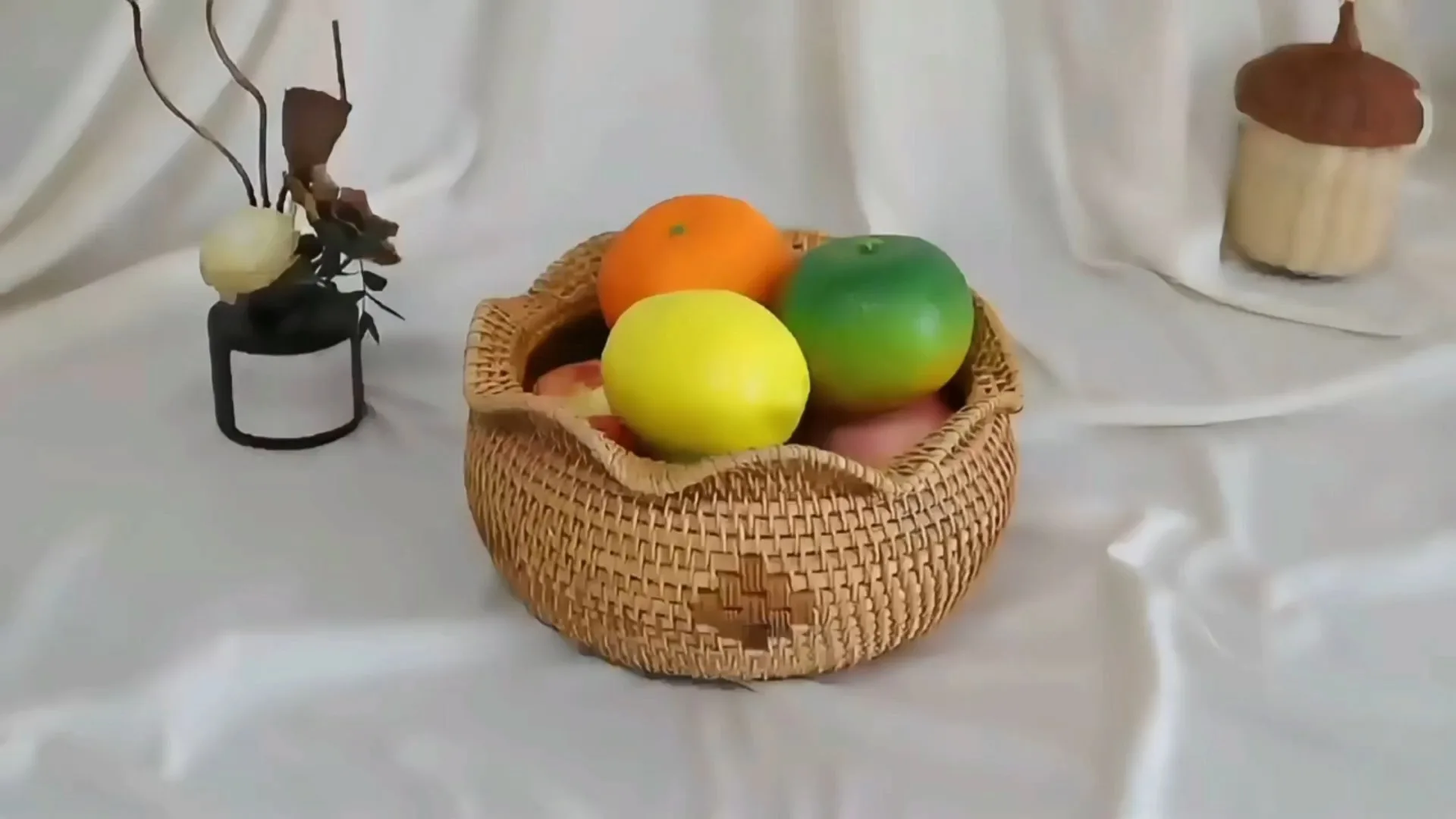 صينية من الروطان وسلة فواكه مع حقيبة الحظ وتصميم فريد من نوعه 1