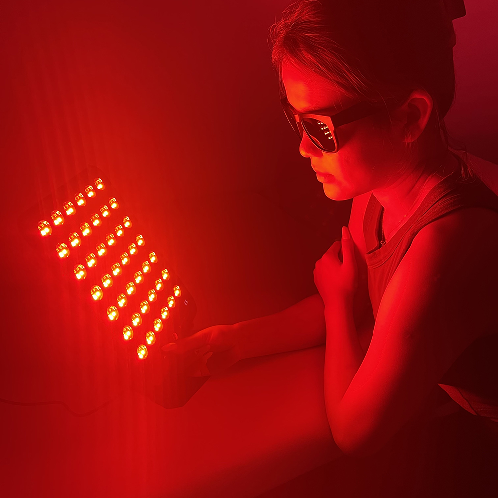 M168 High Irradiance Device Photobiomodulation Healing Red Light Therapy Face 2