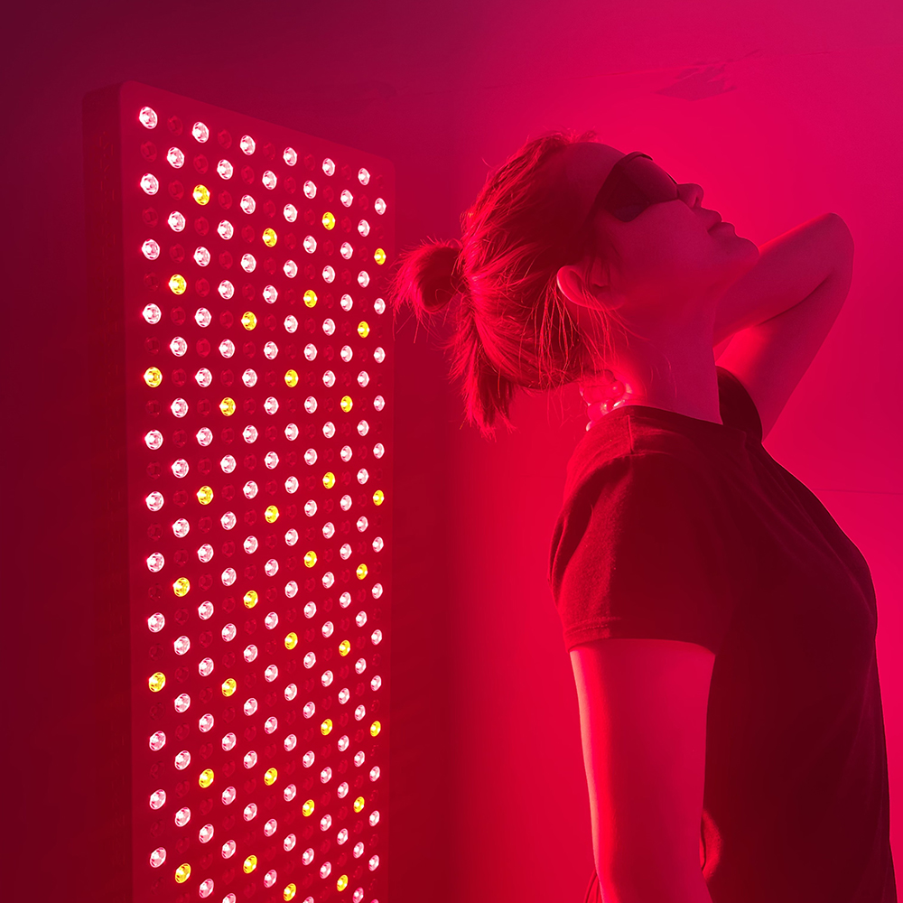 iLUXRED
3000W Newest Red Light Therapy Panel 5 Wavelengths Plus 660&850nm With Desktop For Pain Relief 2