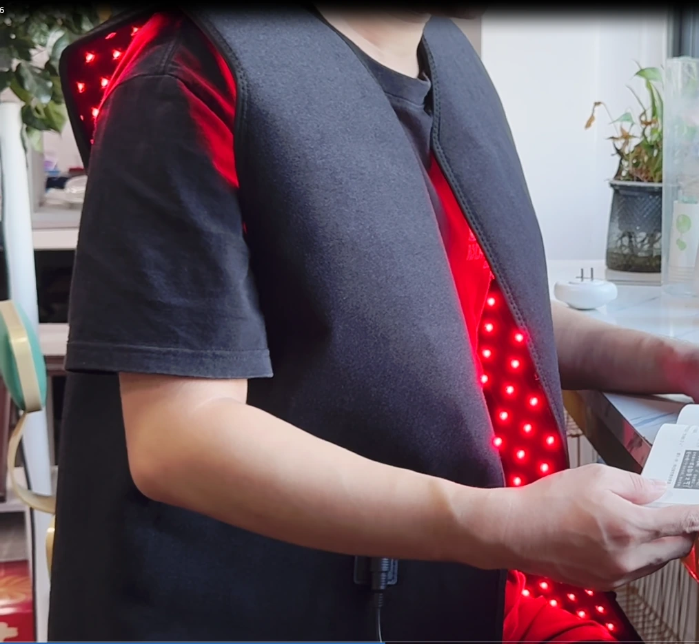 ILuxMJ-570-2 OEM New Design Red Light Therapy Vest for Men Women Wearable Red Light Therapy Vest 1