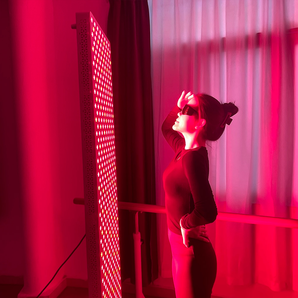 High Quality 5000W Red Therapy Light Panel 5 Wavelength Large Size With Electric Stand for Body Pain Relief Skin Beauty 1