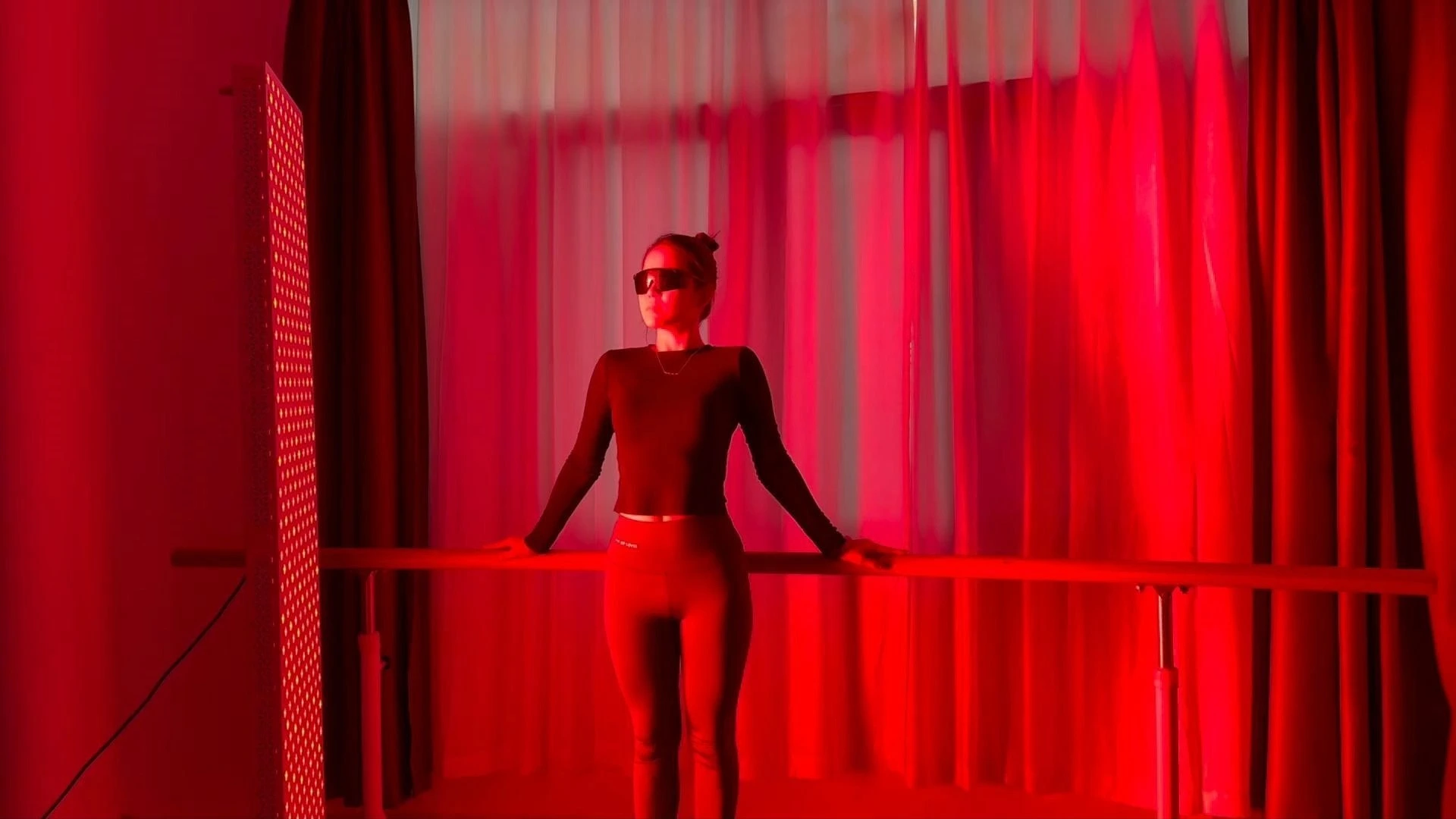 ILUXRED X5000 Red Infrared Panel for Large Irradiance >170mw/cm2 LED Light Therapy  Panel Device with Bracket 1