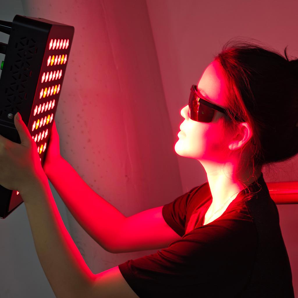 OEM/ODM Portable Dual Chips 60PCS LED 5 Wavelengths red light therapy panel with pluse For Pain Relief Device 2