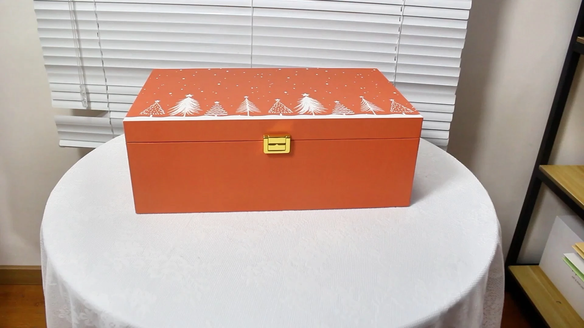CF Flip-Top-Geschenkbox aus Hartpapier mit Metallschnalle 1