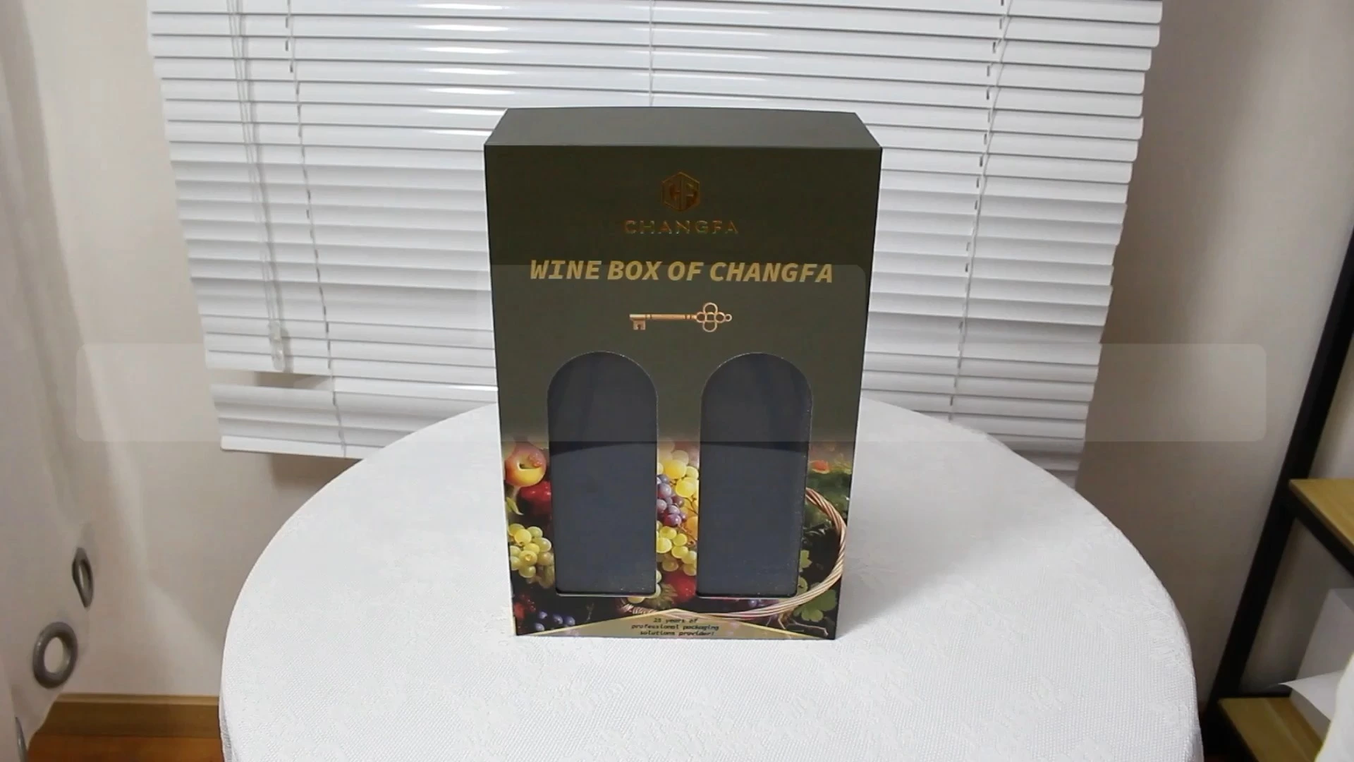 CF Lift-off Lid Wine Box with Window and Foam Lining 1