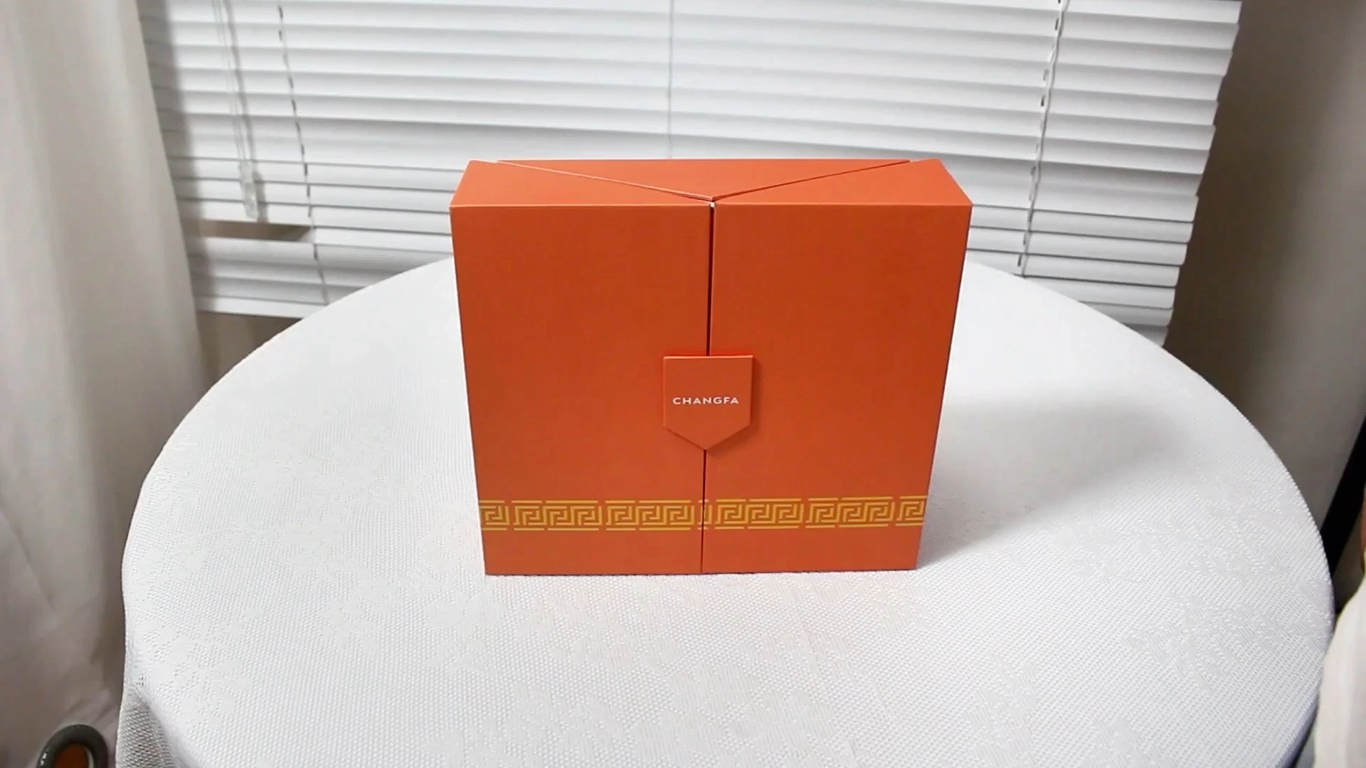 CF Elegante magnetische Geschenkbox mit Doppeltür und EVA-Einsatz 1
