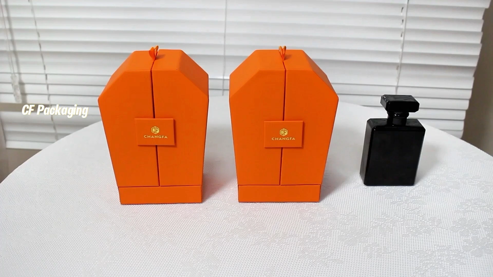 CF Double-door Magnetic Closure Irregular-shaped Perfume Box 1