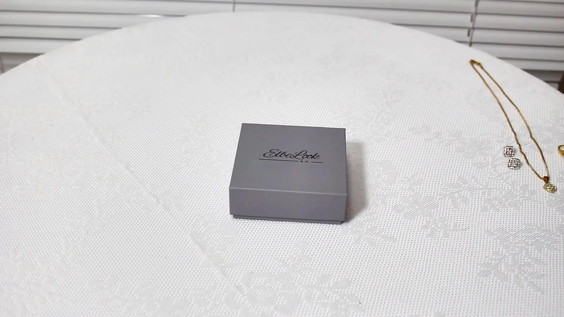 CF Removable Lid Box With Neck Jewelry Box 1