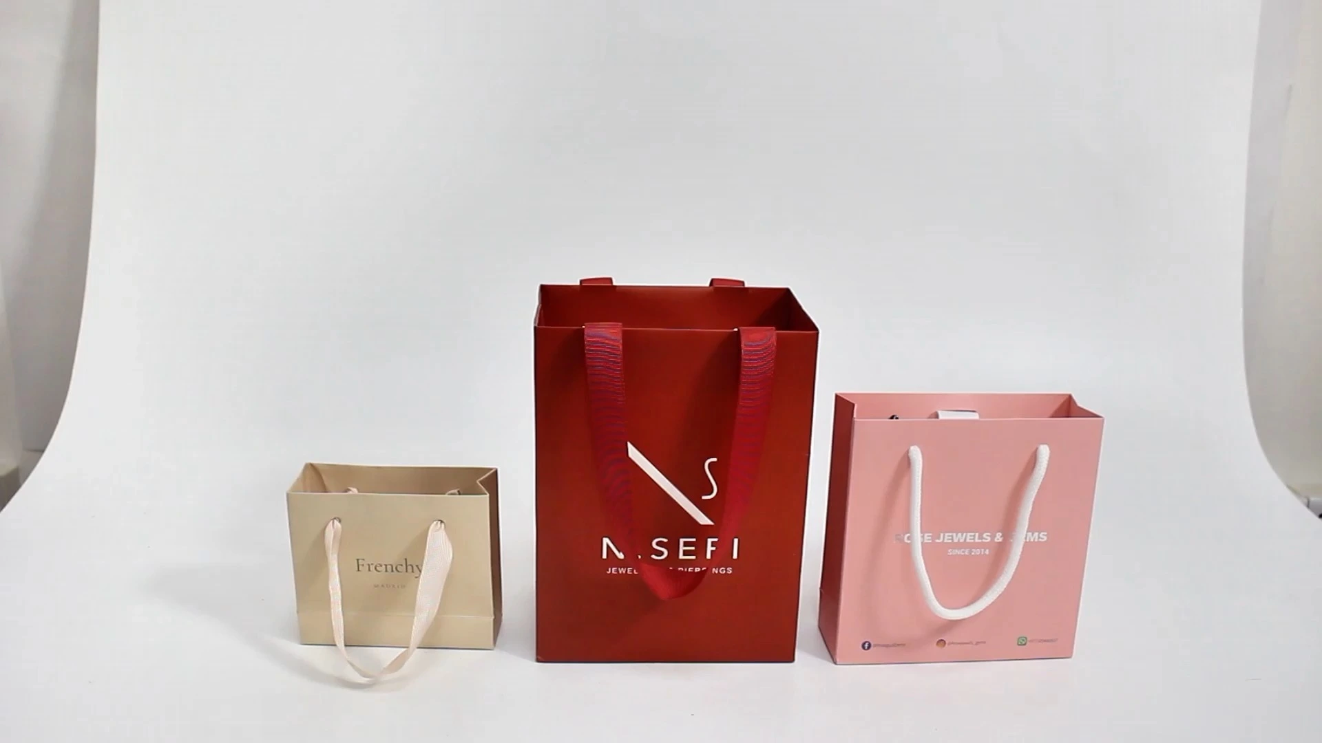 CF-Kleidung Goldfolienprägung für Einkaufsverpackungen Geschenkpapiertüten 1