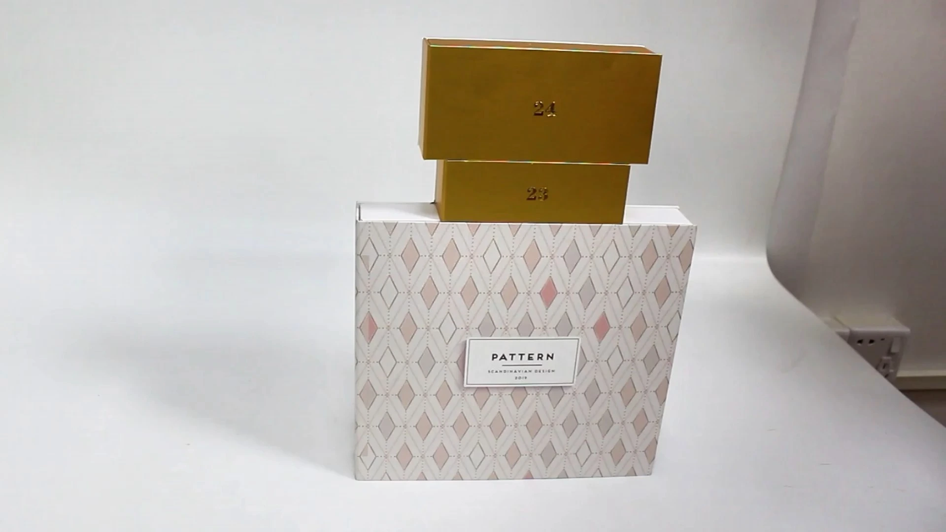 CF Clamshell Magnetic Parfüm Lippenstift Geschenkset -Box Countdown -Nummer mit EVA Velvet Insert 1