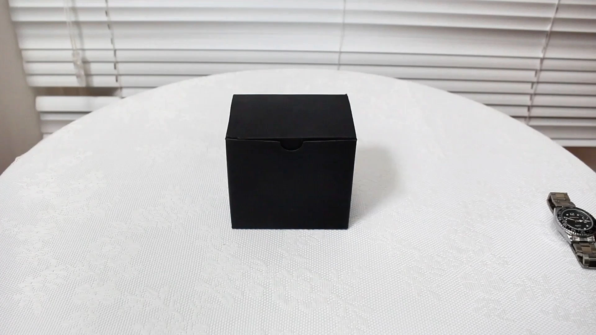 CF Tuck Top Clamshell Magnetic Watch Box Packaging with Pillow Insert 1