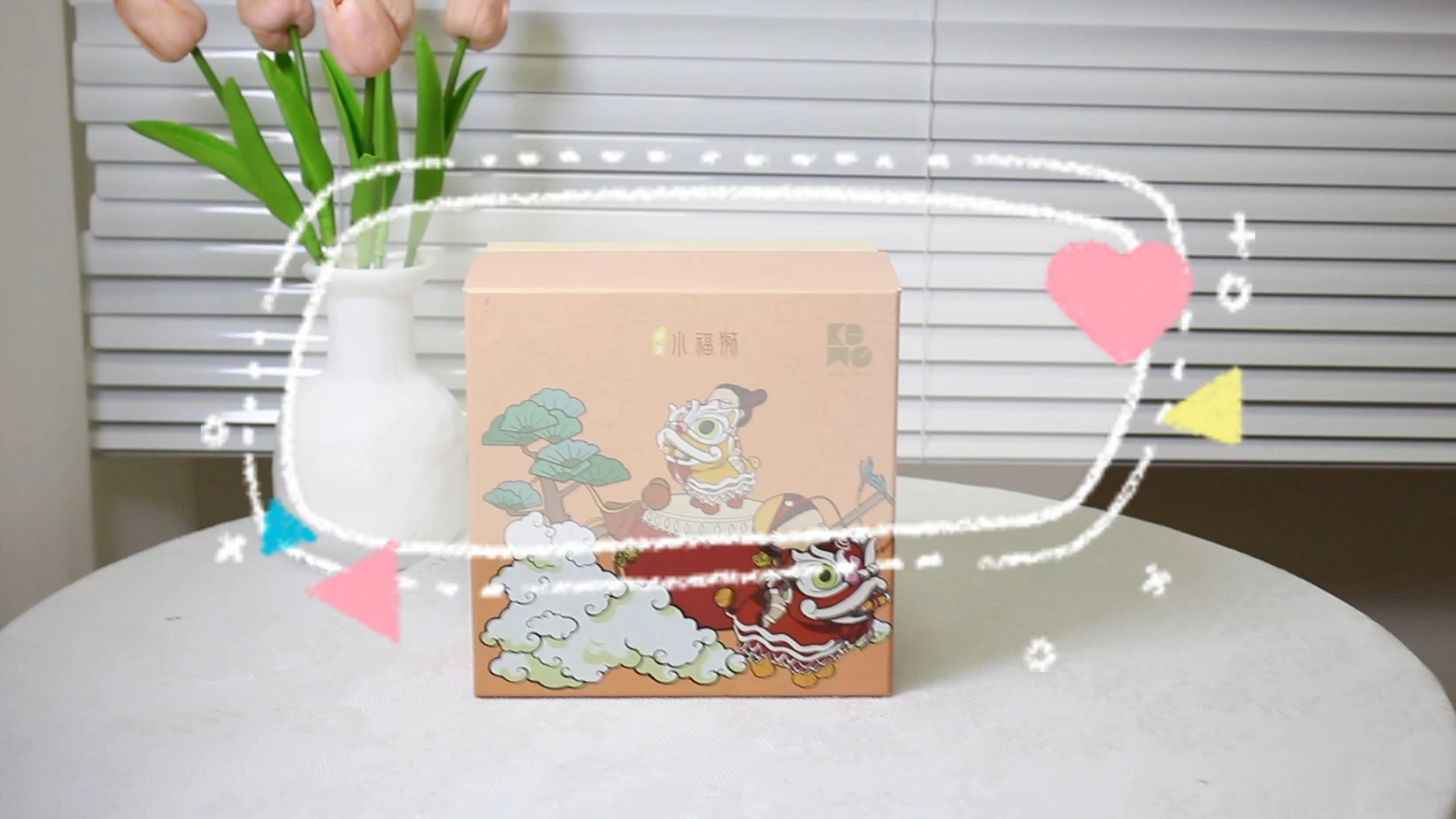 CF Eco-Friendly Rigid Cardboard Gift Boxes Closure Removable Lid Sponge Liner Gold Foil 1