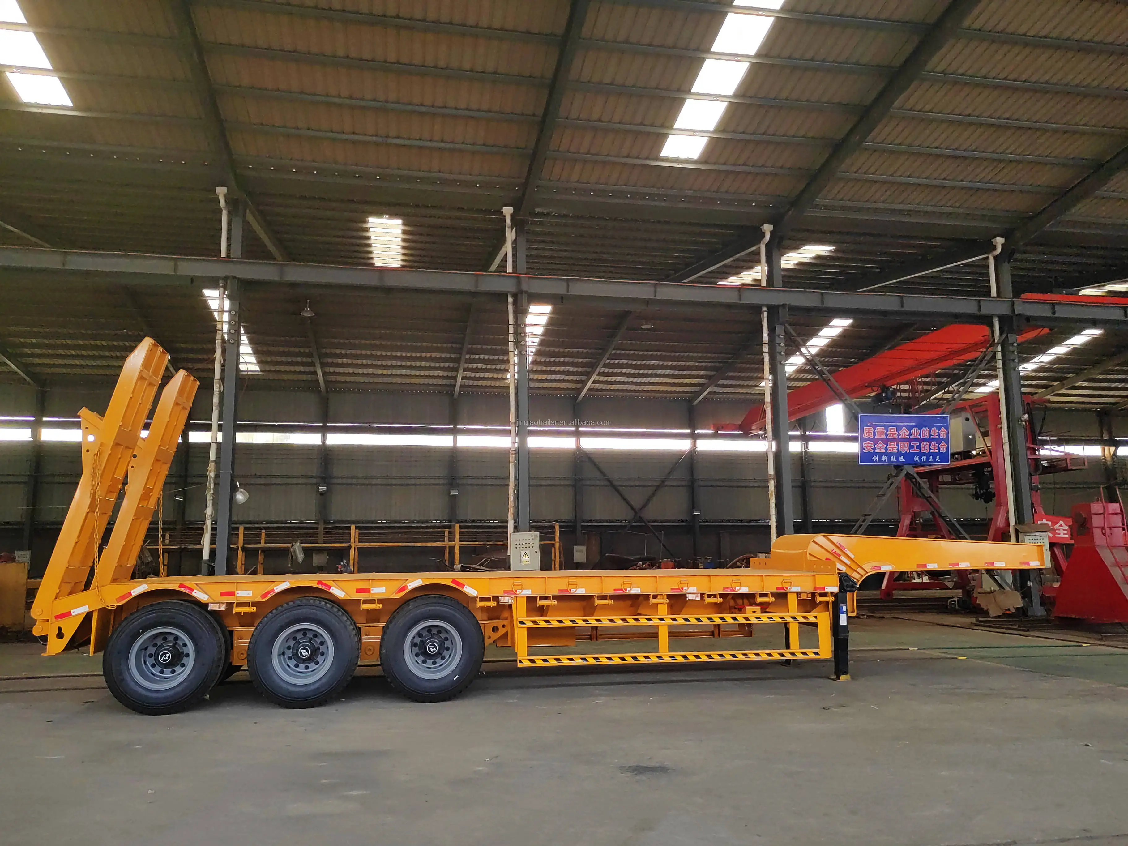 80t Low Boy Low Bed Trailer 3 المحور 4 المحور 5
