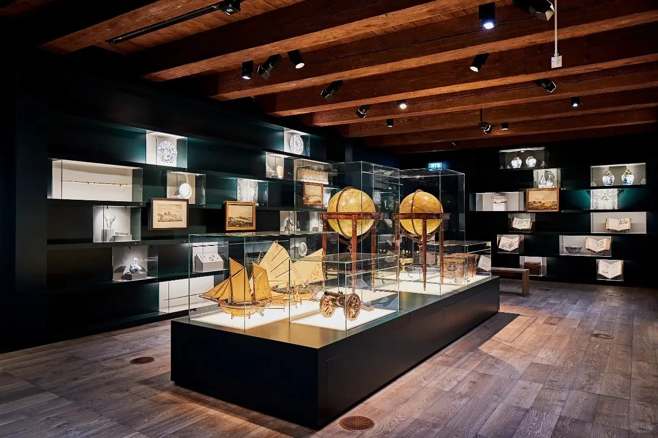 Discover Stunning Museum Display Cases For Sale: Elevate Your Exhibit With High-Quality Options 1