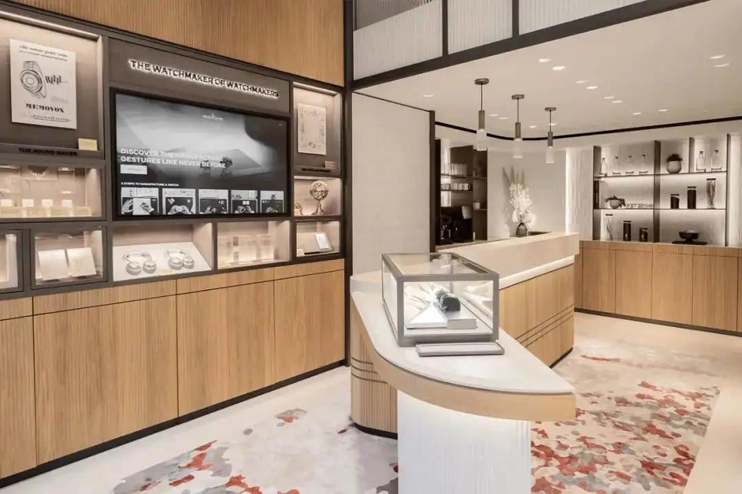 Glass Display Case Manufacturers Manufacturer by LUXE Showcases 2