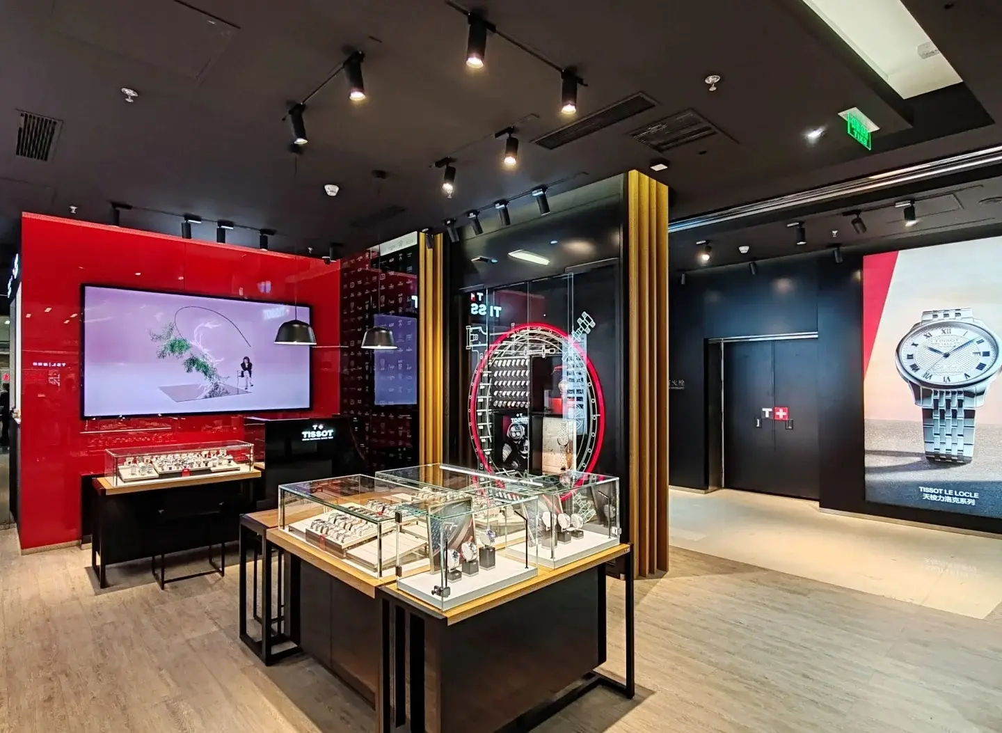 Custom Retail Display Cabinet 1