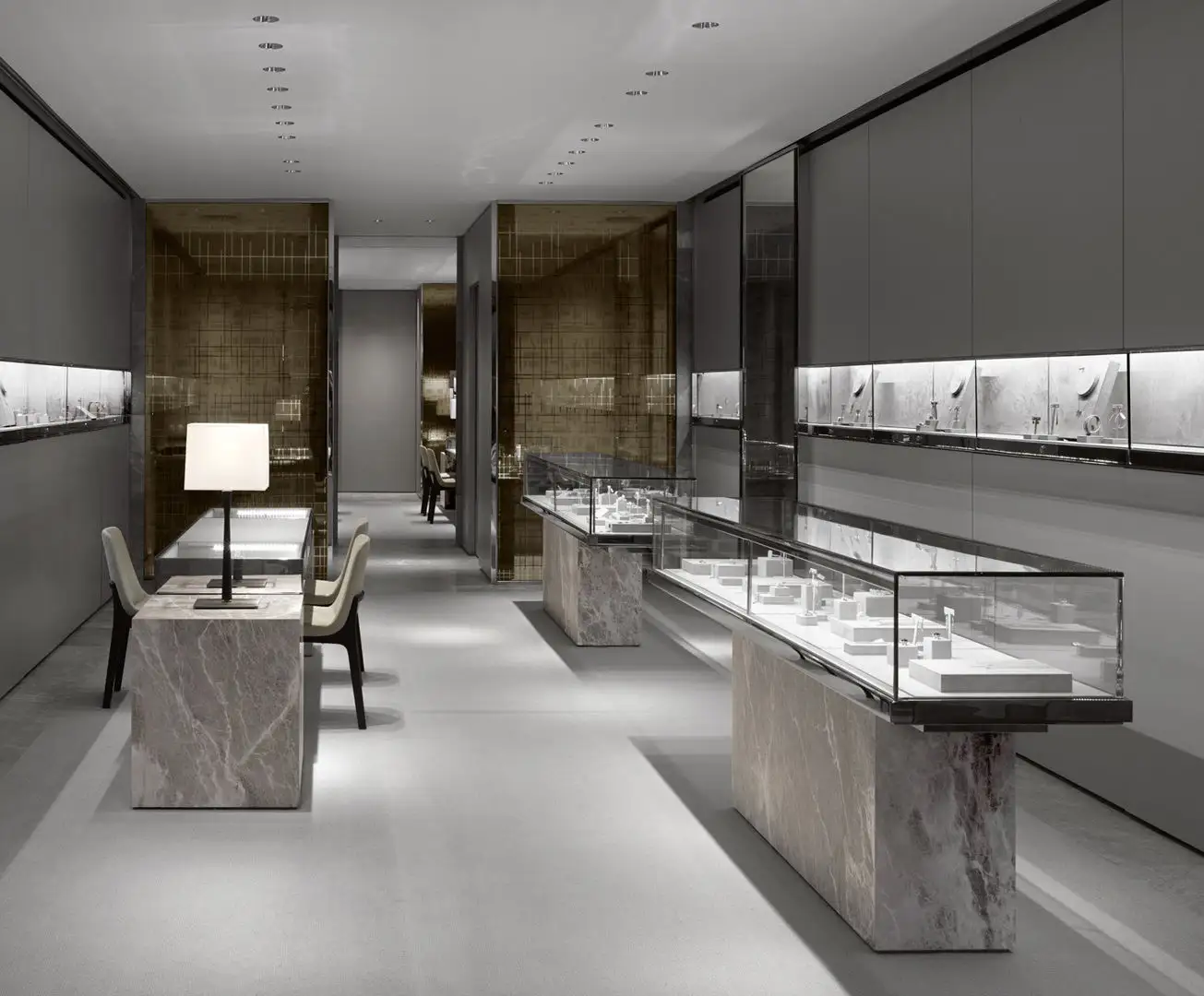 Showcasing Sparkle: The Ultimate Guide To Jewelry Showcase Displays 1