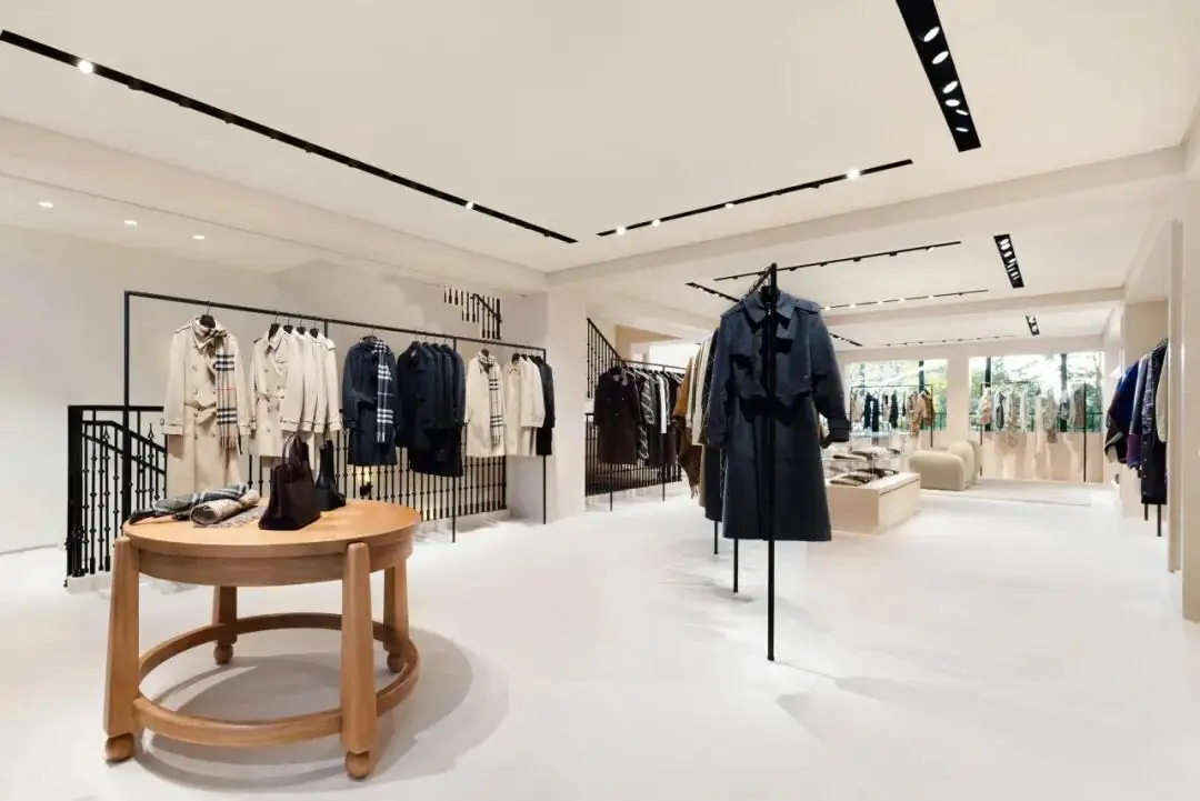 Display Showcase for Shop Manufacturer by LUXE Showcases 4